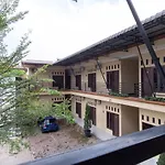 Oyo 1371 Carofin Residence