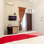 Oyo 1371 Carofin Residence